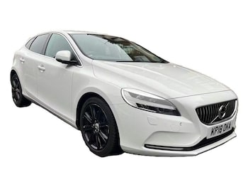 Used Volvo V40 2018 for sale - 77270810: Photo