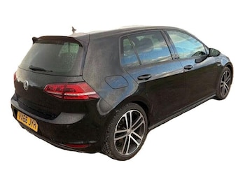 Used Volkswagen Golf 2016 for sale - 78608075: Photo
