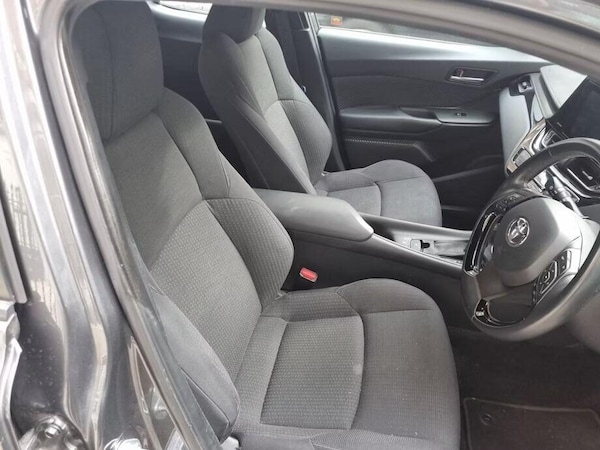 Used Toyota C-HR 2017 for sale - 76236487: Photo 6