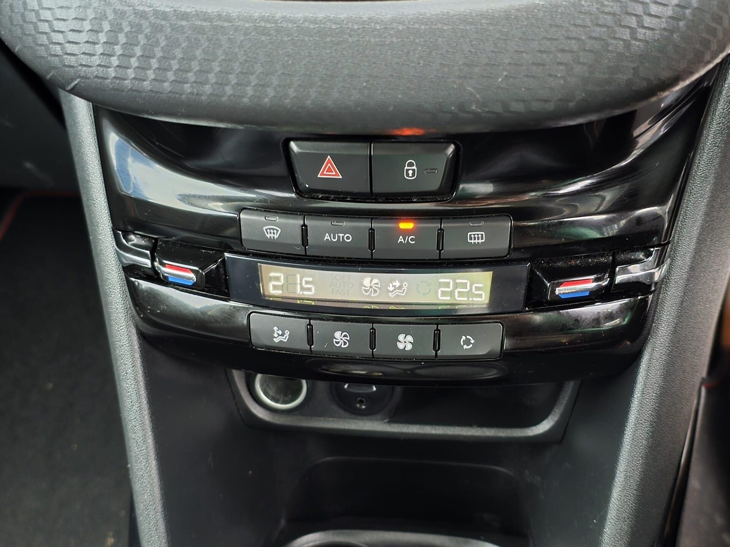 Used Peugeot 2008 2017 for sale - 77310540: Photo 25