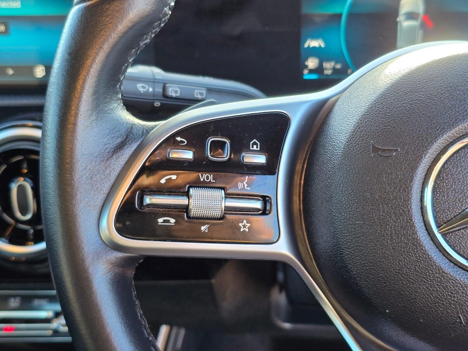 Used Mercedes-Benz A-Class 2018 for sale - 76723977: Photo 26