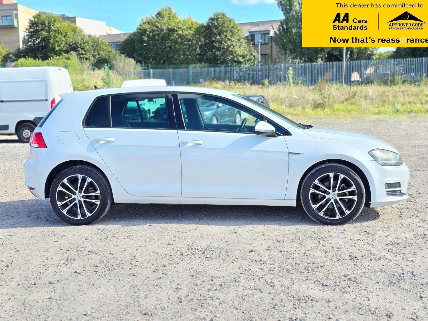 Used Volkswagen Golf 2014 for sale - 76076187: Photo 14