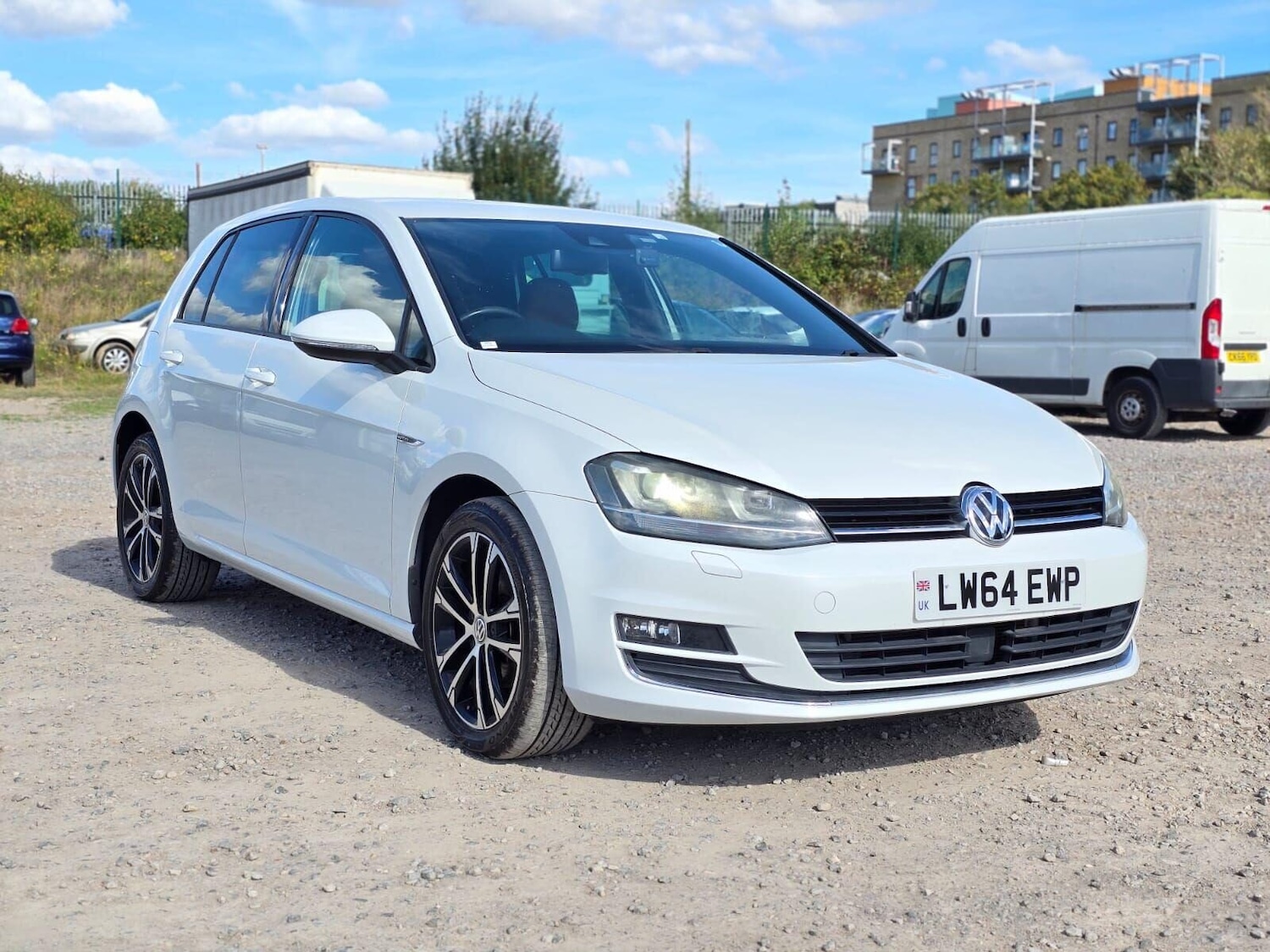 Used Volkswagen Golf 2014 for sale - 76076187: Photo 2