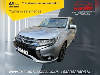 Used Mitsubishi Outlander 2017 for sale - 76098577: Photo 2