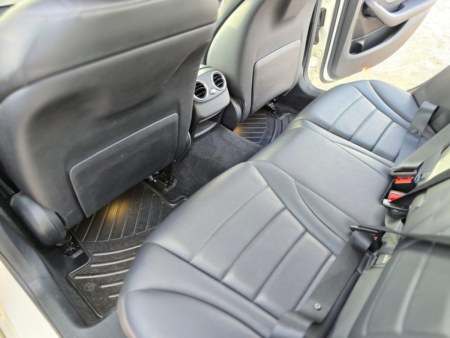 Used Mercedes-Benz C Class 2015 for sale - 76603827: Photo 40