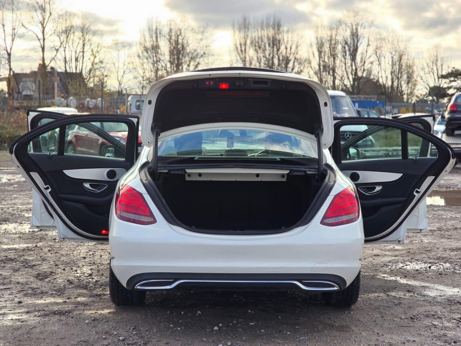 Used Mercedes-Benz C Class 2015 for sale - 76603827: Photo 61