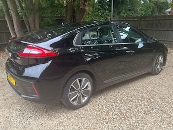 Used Hyundai IONIQ 2017 for sale - 75574750: Photo