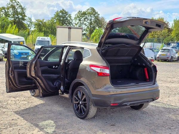 Used Nissan Qashqai 2015 for sale - 75054303: Photo 9