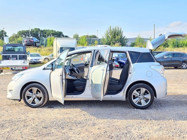 Used Toyota Verso 2015 for sale - 75231190: Photo 10