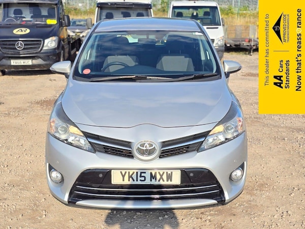 Used Toyota Verso 2015 for sale - 75231190: Photo 2