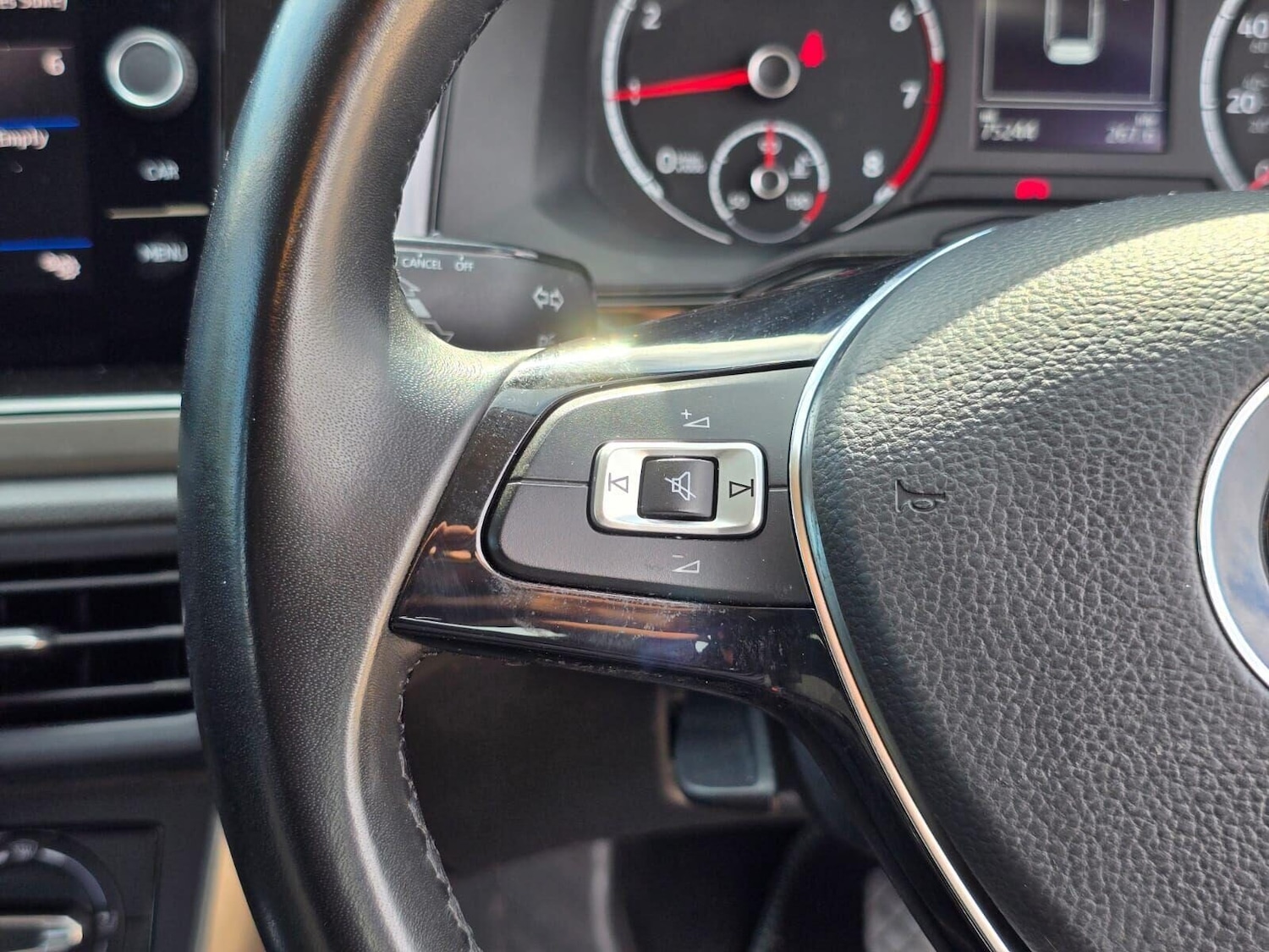 Used Volkswagen Polo 2018 for sale - 77223156: Photo 28