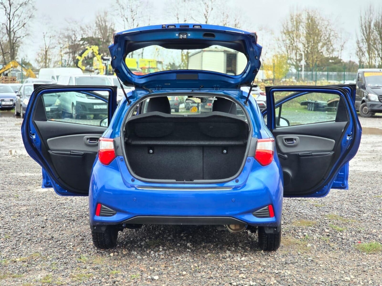 Used Toyota Yaris 2020 for sale - 76461328: Photo 37