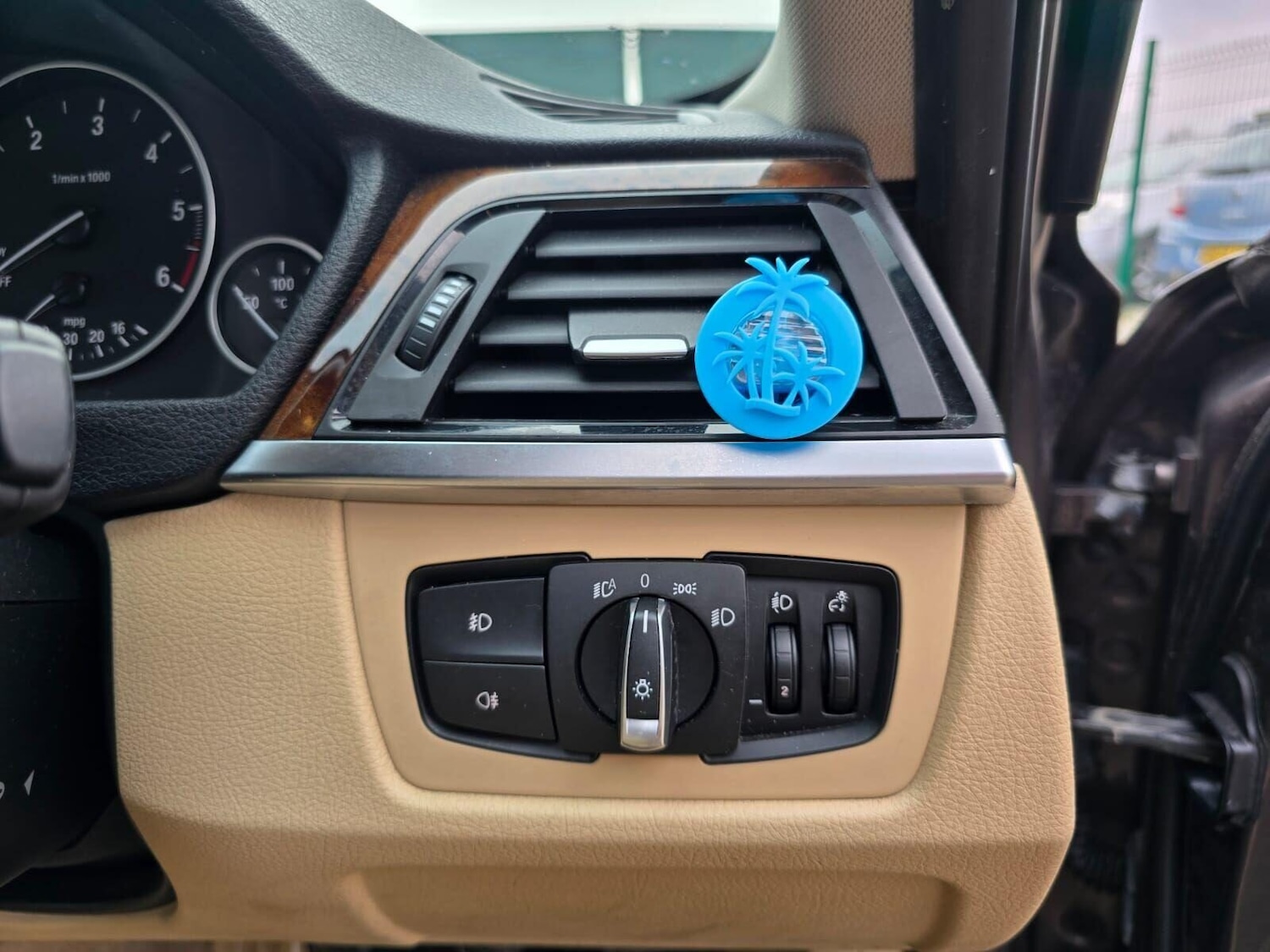 Used BMW 3 Series 2014 for sale - 77638875: Photo 34