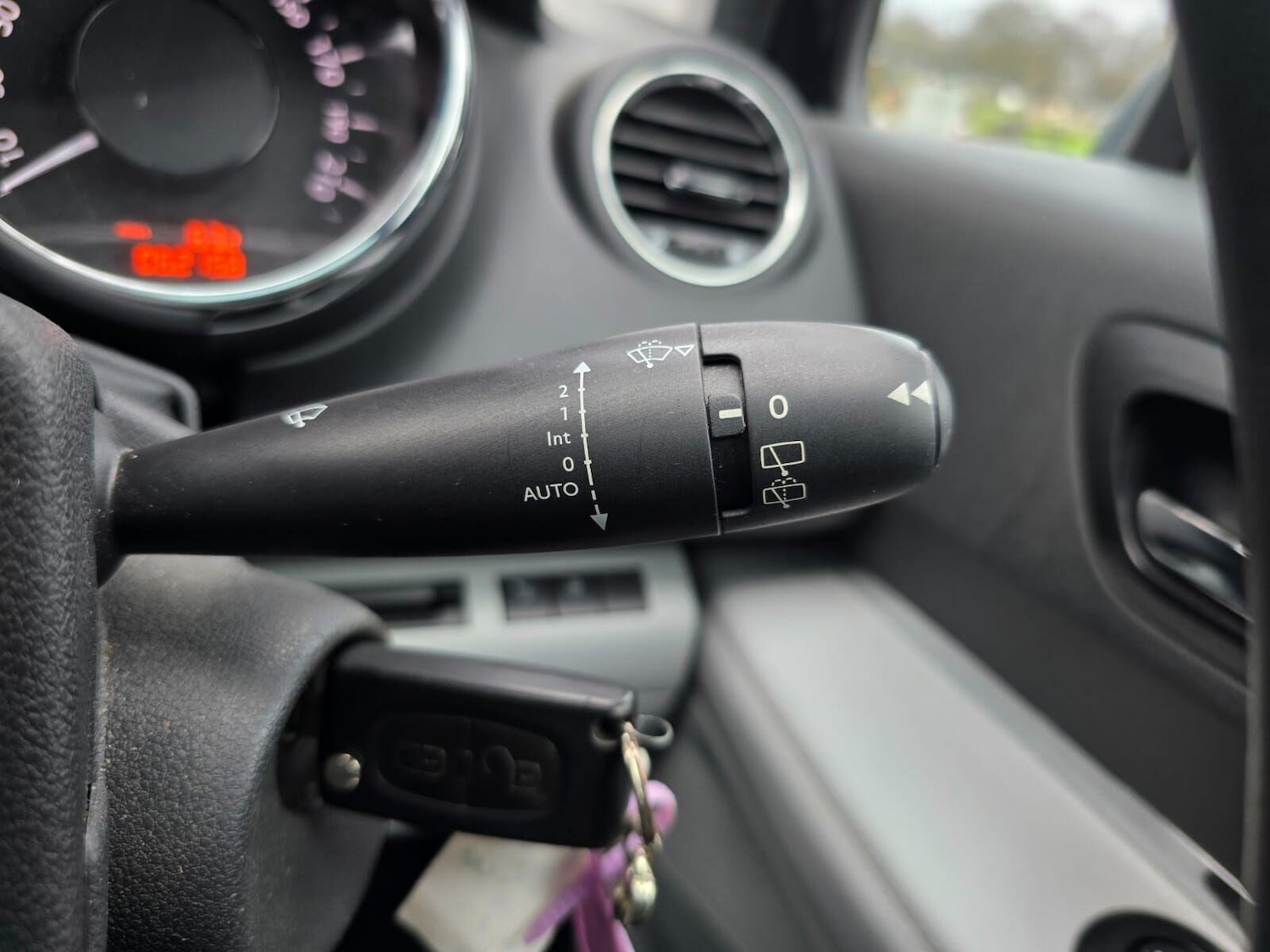 Used Peugeot 5008 2014 for sale - 76520126: Photo 37