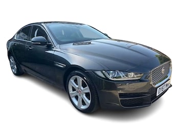 Used Jaguar XE 2017 for sale - 79193299: Photo