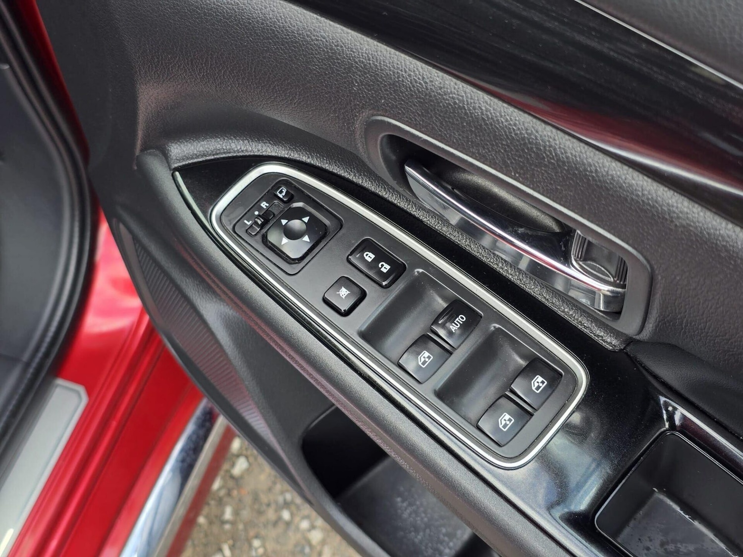 Used Mitsubishi Outlander 2015 for sale - 77546280: Photo 32