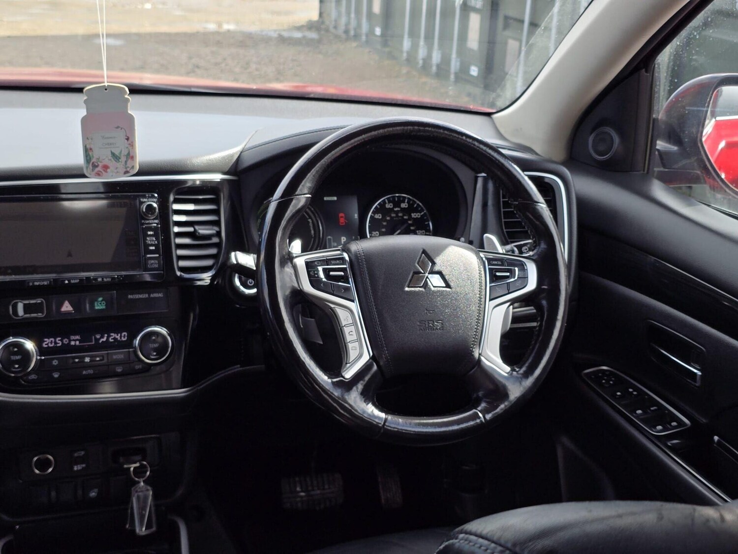 Used Mitsubishi Outlander 2015 for sale - 77546280: Photo 62