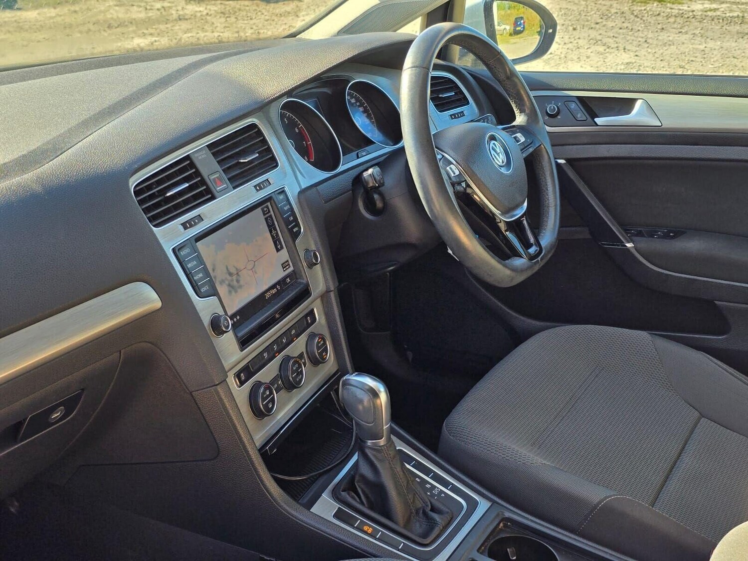 Used Volkswagen Golf 2014 for sale - 76076179: Photo 24