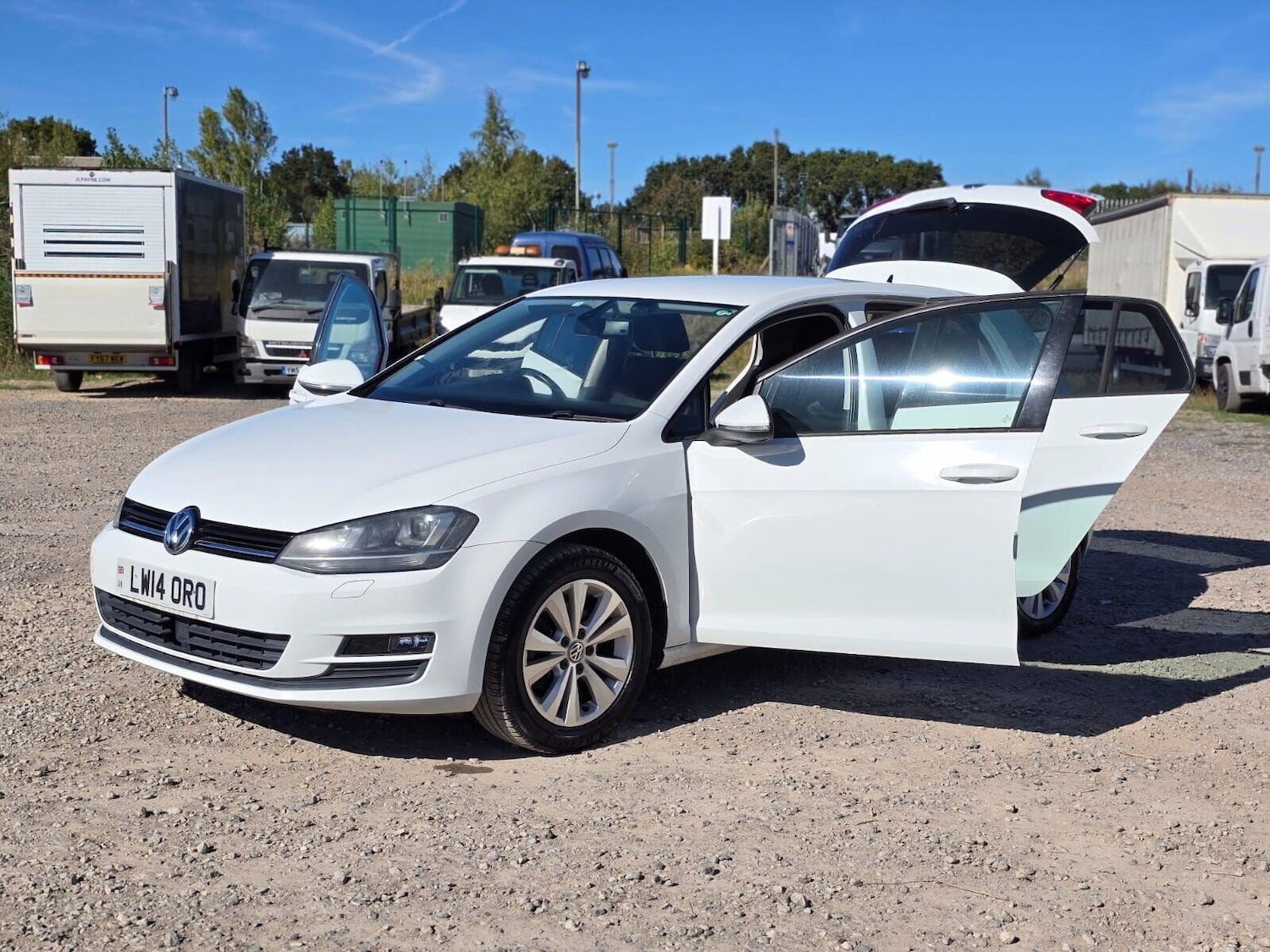 Used Volkswagen Golf 2014 for sale - 76076179: Photo 3