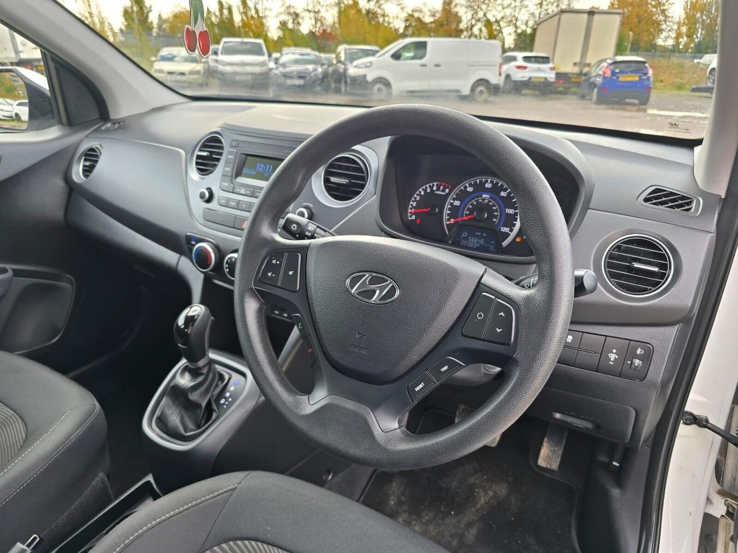 Used Hyundai i10 2018 for sale - 76376603: Photo 27