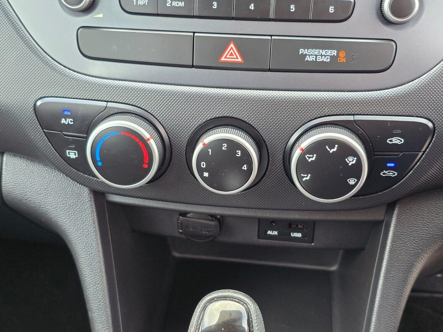 Used Hyundai i10 2018 for sale - 76376603: Photo 32