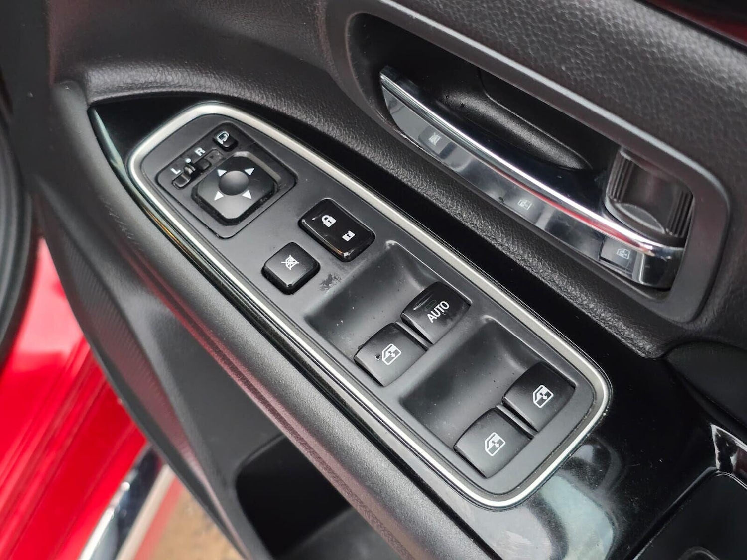 Used Mitsubishi Outlander 2016 for sale - 76750850: Photo 31