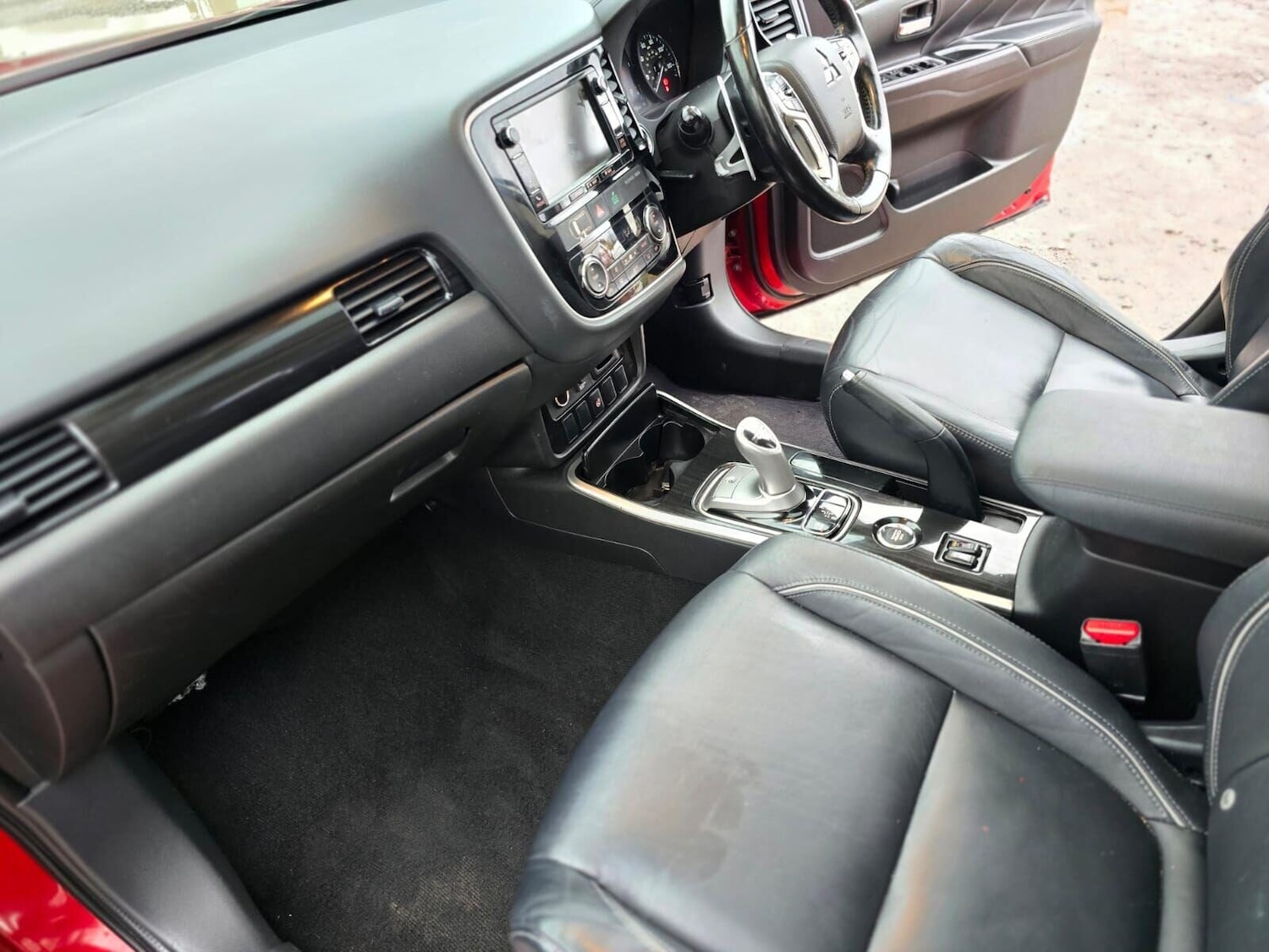 Used Mitsubishi Outlander 2016 for sale - 76750850: Photo 39