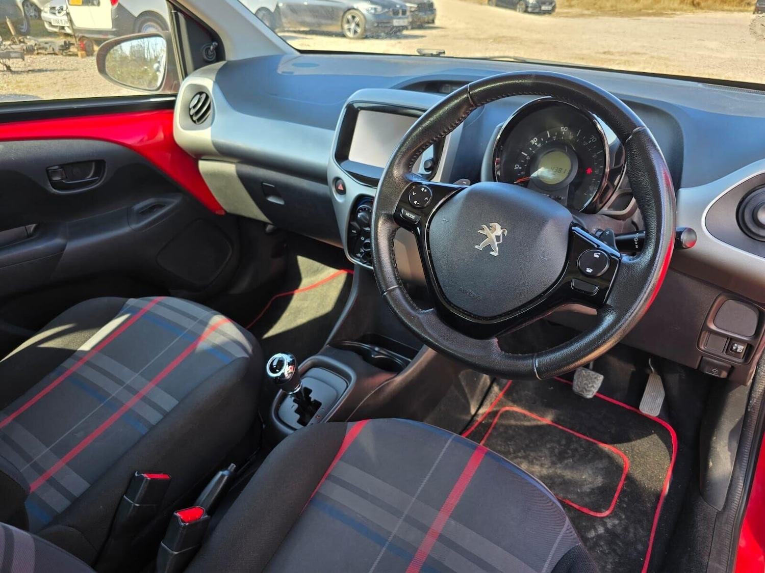 Used Peugeot 108 2015 for sale - 76566410: Photo 18