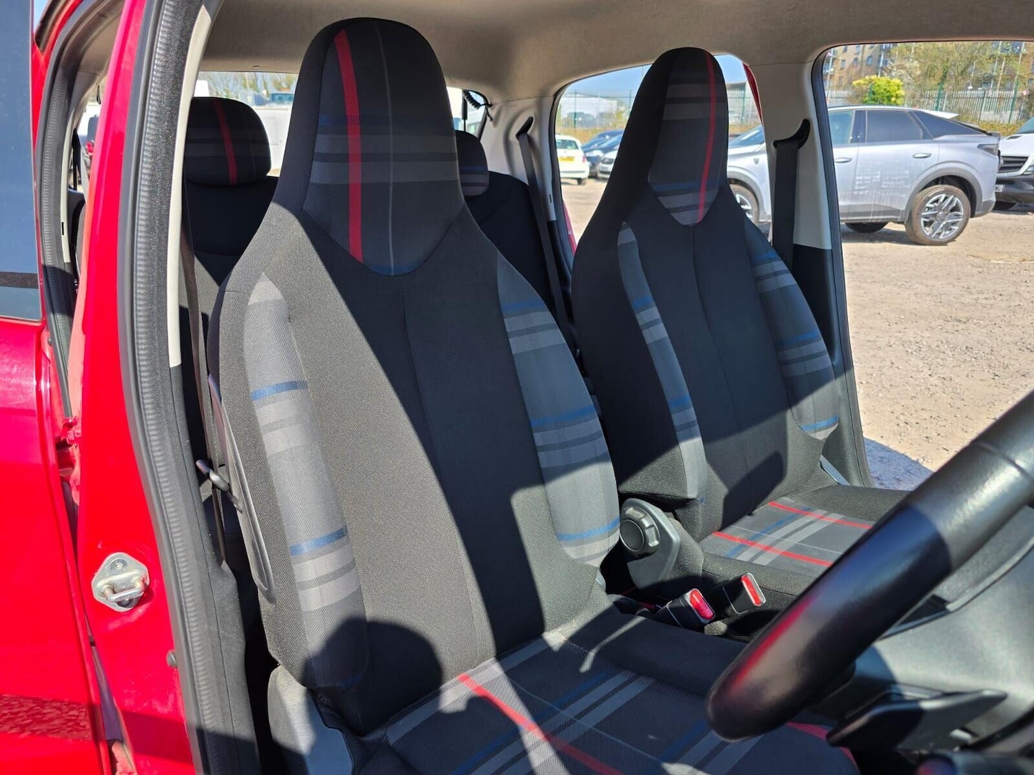 Used Peugeot 108 2015 for sale - 76566410: Photo 19