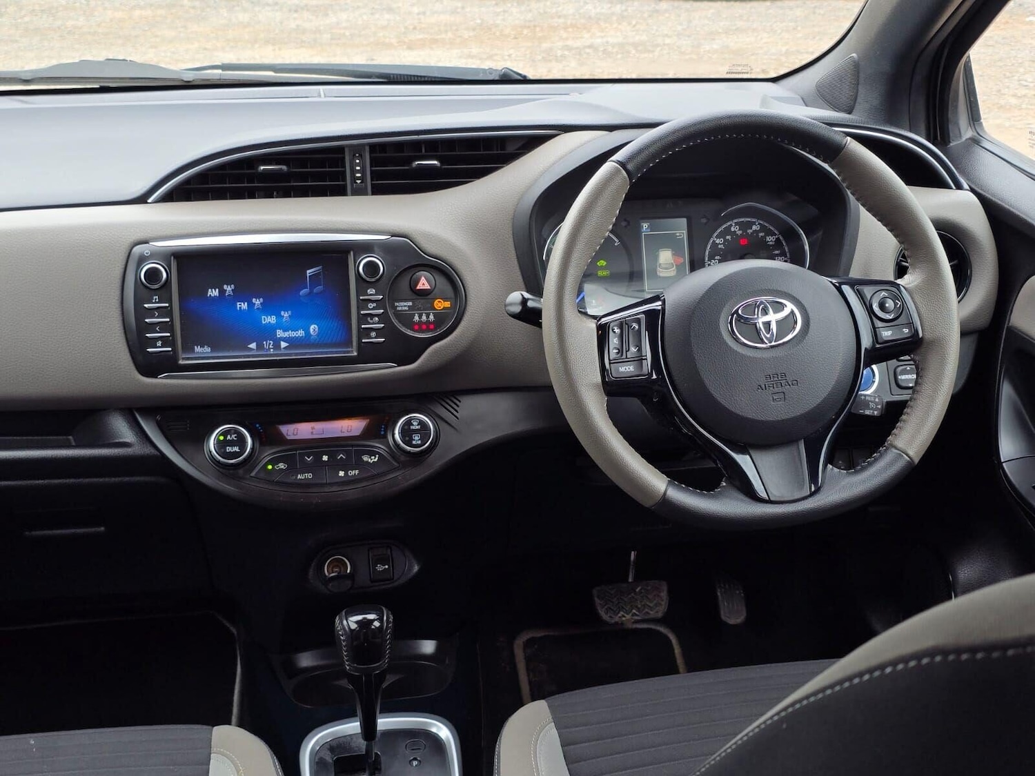 Used Toyota Yaris 2017 for sale - 76115675: Photo 22
