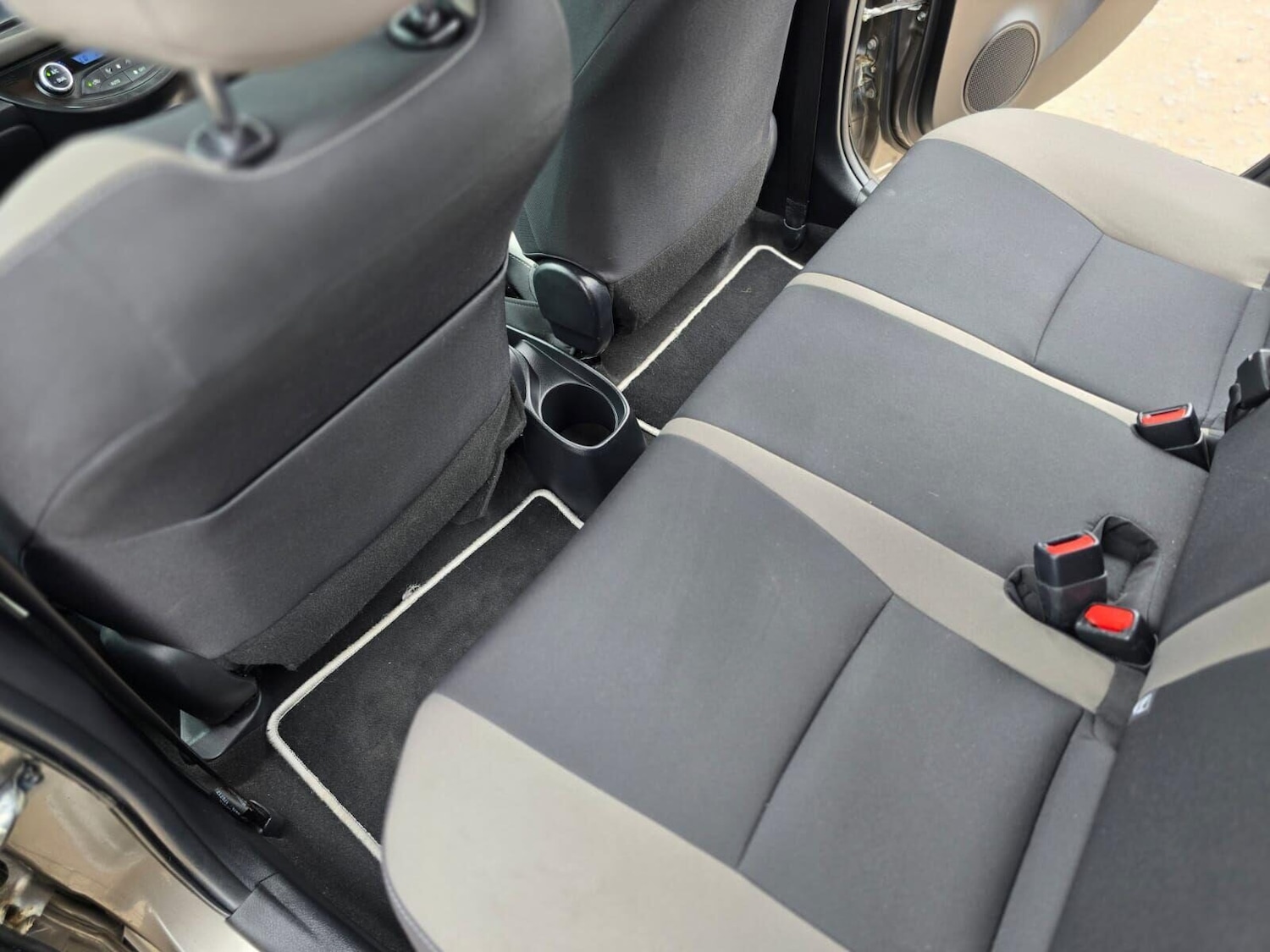 Used Toyota Yaris 2017 for sale - 76115675: Photo 25