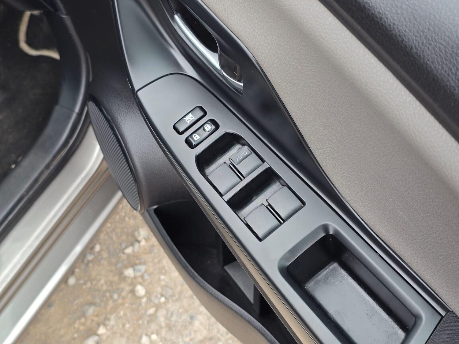 Used Toyota Yaris 2017 for sale - 76115675: Photo 30