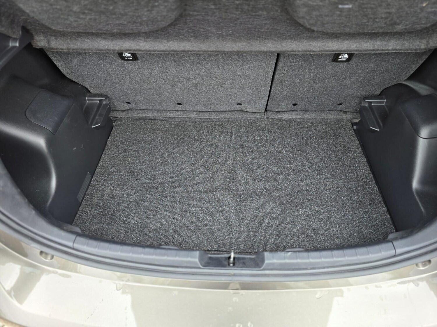 Used Toyota Yaris 2017 for sale - 76115675: Photo 33