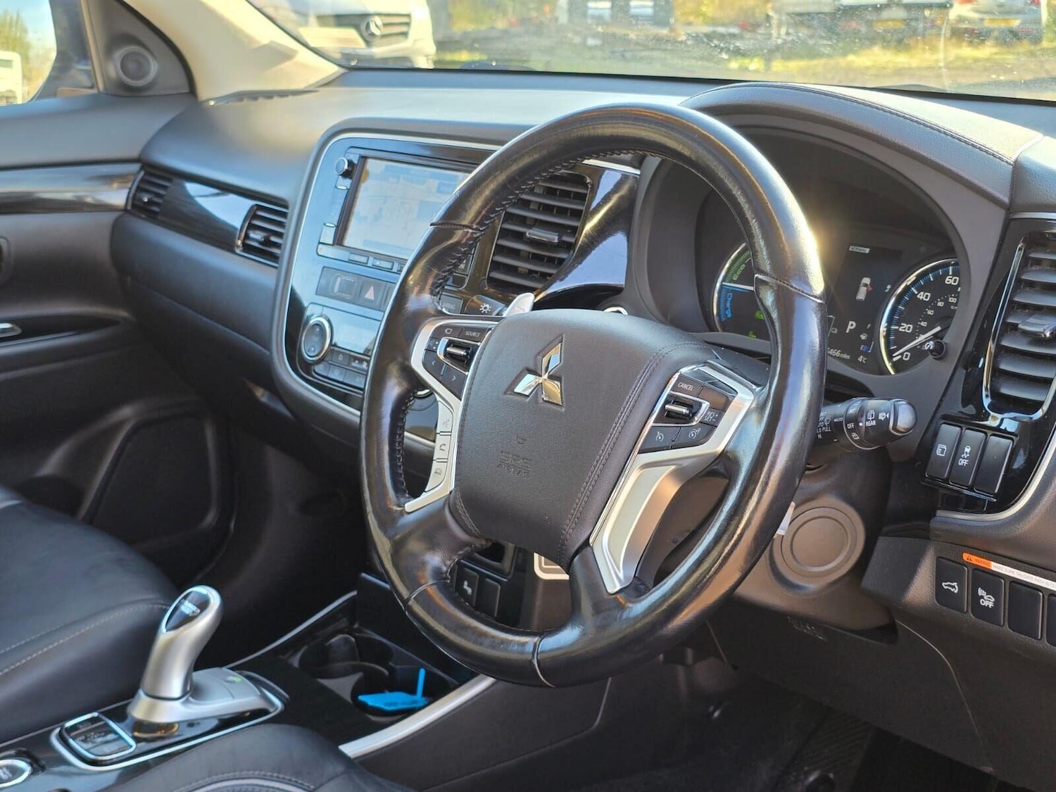 Used Mitsubishi Outlander 2017 for sale - 76495495: Photo 39