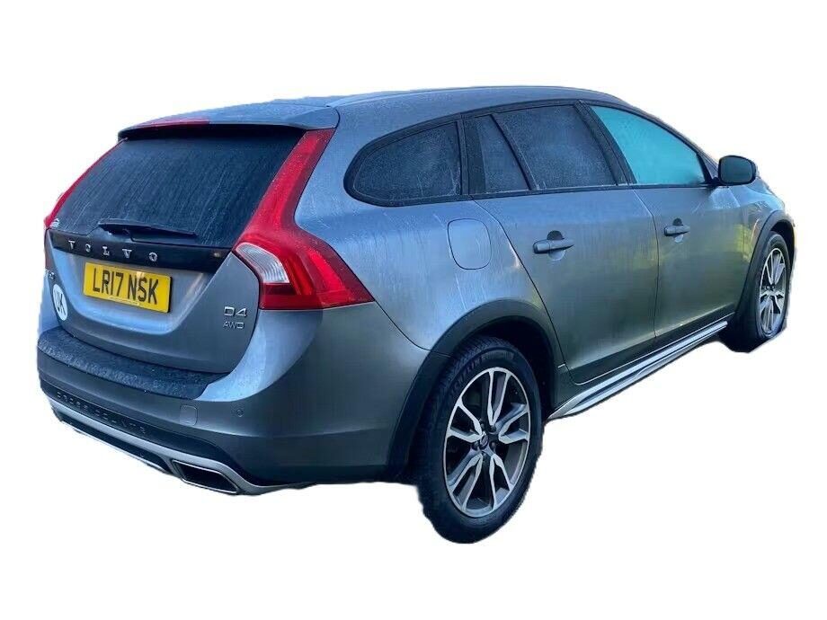 Used Volvo V60 2017 for sale - 77901065: Photo 4