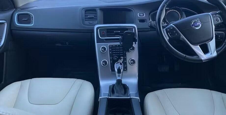 Used Volvo V60 2017 for sale - 77901065: Photo 5