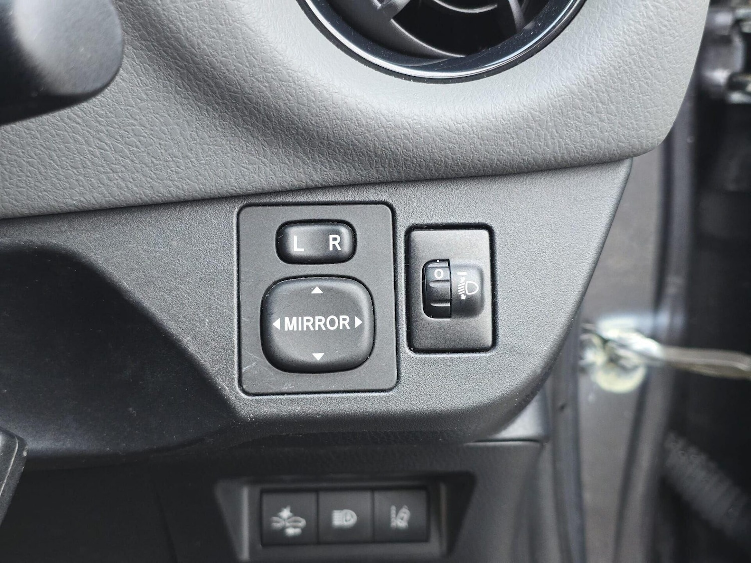 Used Toyota Yaris 2019 for sale - 77275199: Photo 27