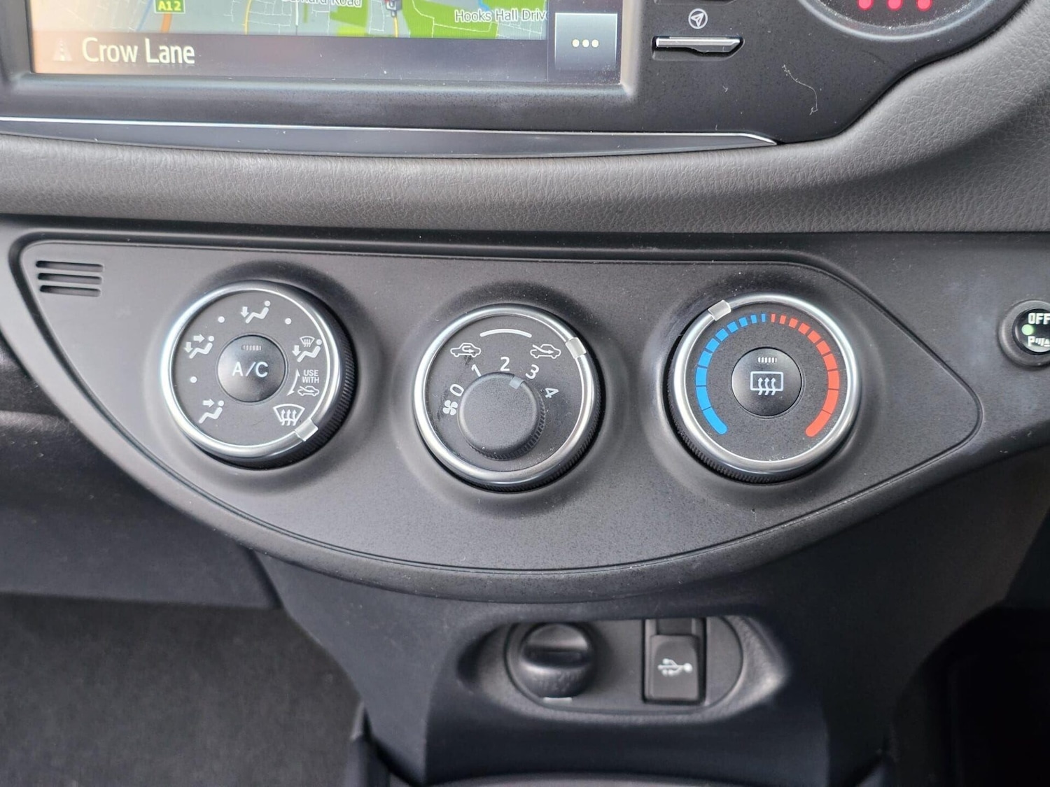 Used Toyota Yaris 2019 for sale - 77275199: Photo 28