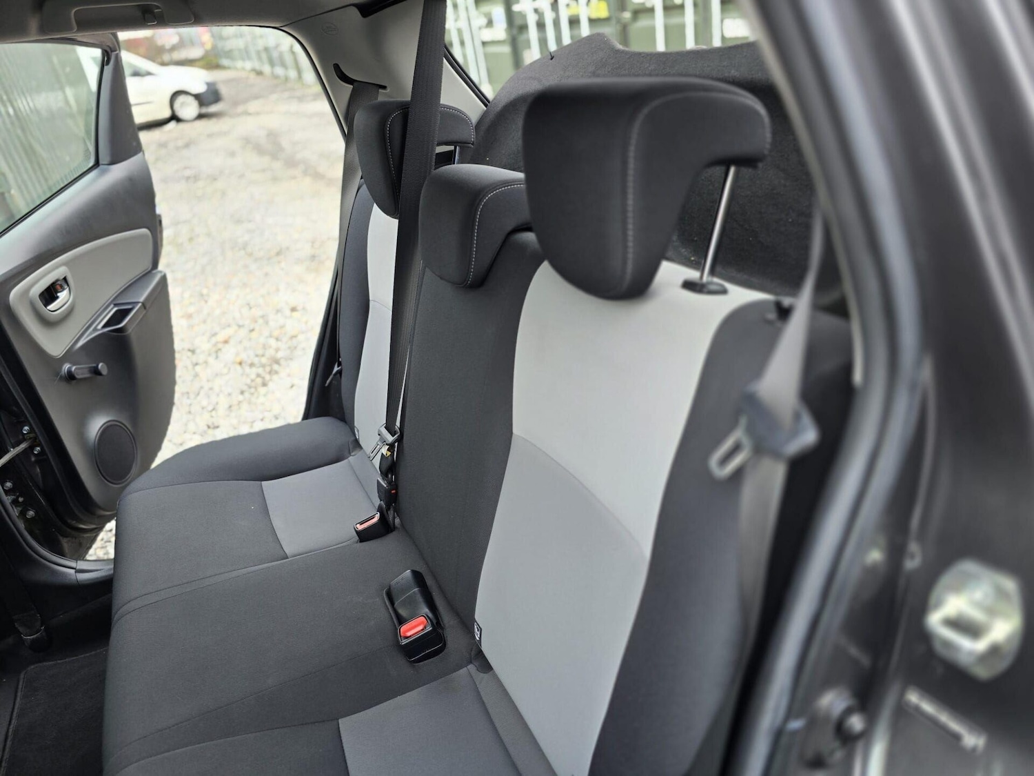 Used Toyota Yaris 2019 for sale - 77275199: Photo 37