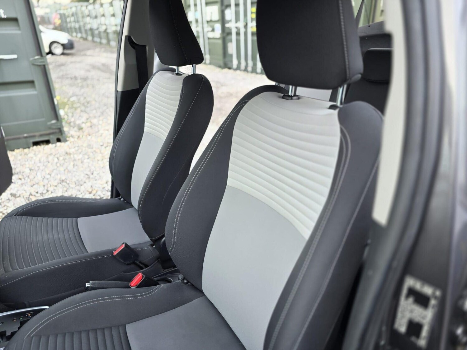 Used Toyota Yaris 2019 for sale - 77275199: Photo 39