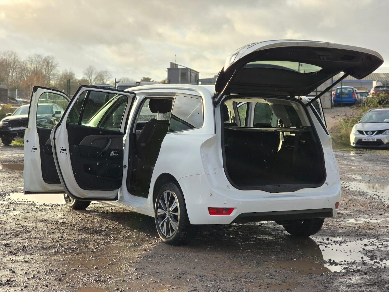 Used Citroen C4 Grand Picasso 2018 for sale - 76794763: Photo 4