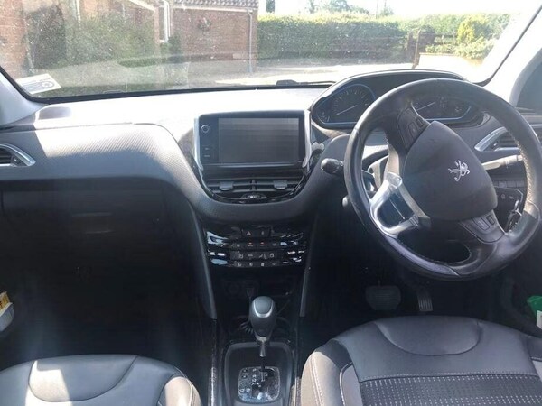Used Peugeot 2008 2017 for sale - 75054260: Photo 5