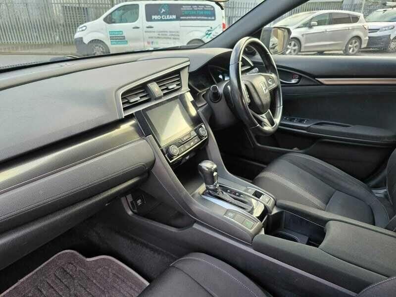 Used Honda Civic 2017 for sale - 77487125: Photo 40