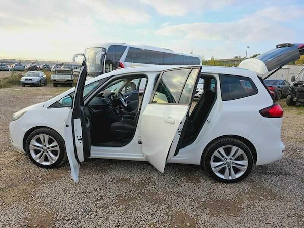 Used Vauxhall Zafira 2015 for sale - 76232946: Photo 11