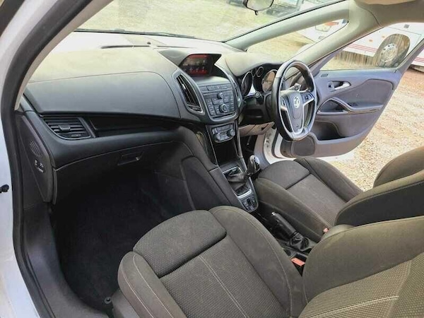 Used Vauxhall Zafira 2015 for sale - 76232946: Photo 19