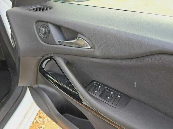 Used Vauxhall Zafira 2015 for sale - 76232946: Photo 35