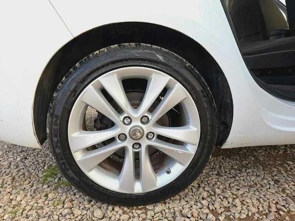 Used Vauxhall Zafira 2015 for sale - 76232946: Photo 36