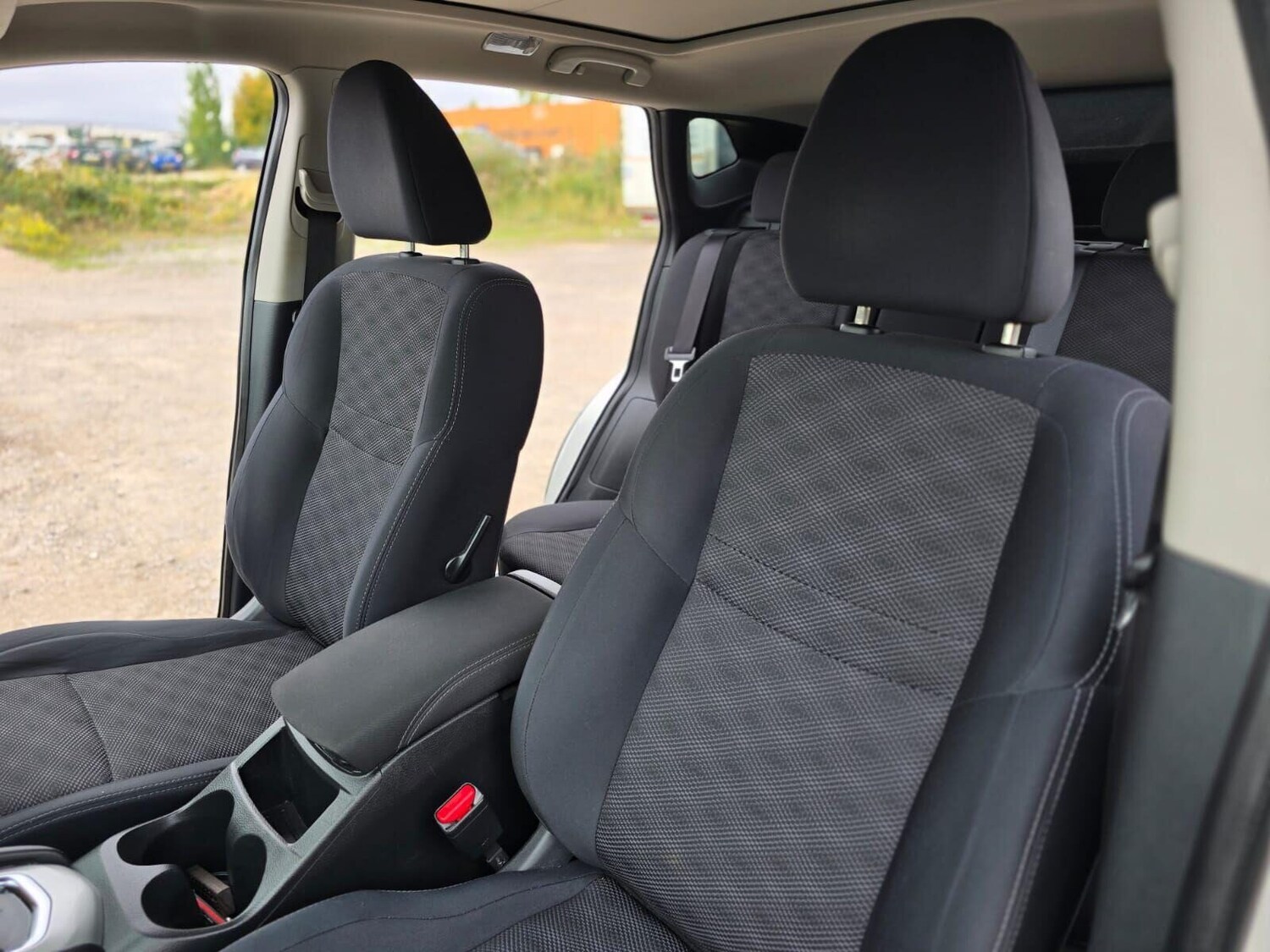 Used Nissan Qashqai 2016 for sale - 76106768: Photo 40