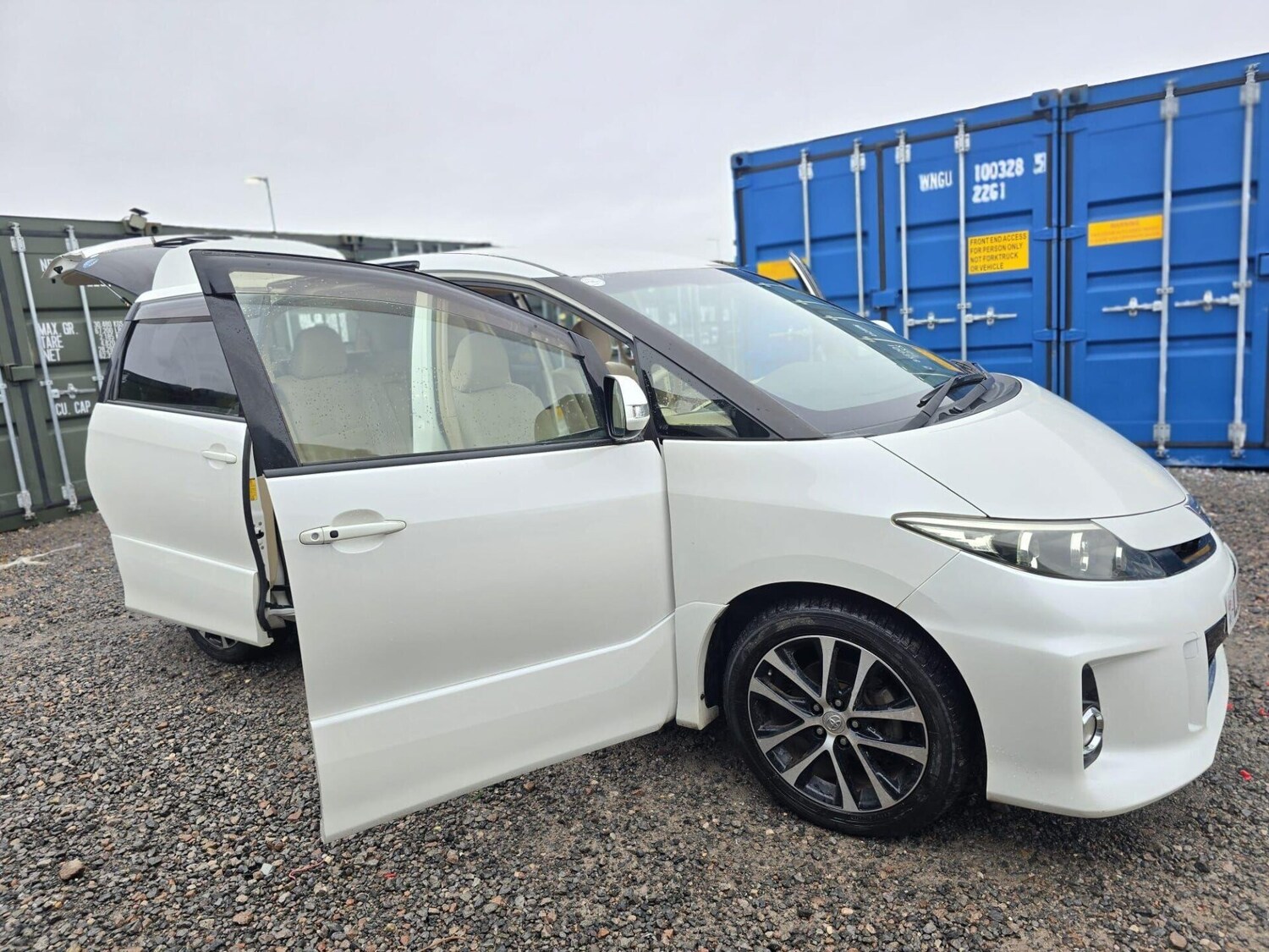 Used Toyota Estima 2013 for sale - 77582423: Photo 7