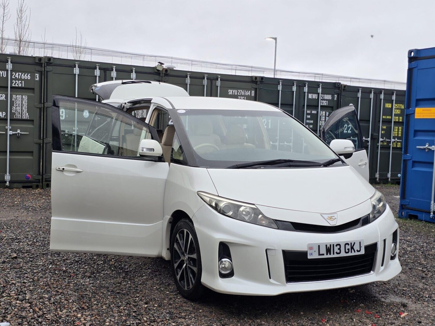 Used Toyota Estima 2013 for sale - 77582423: Photo 8